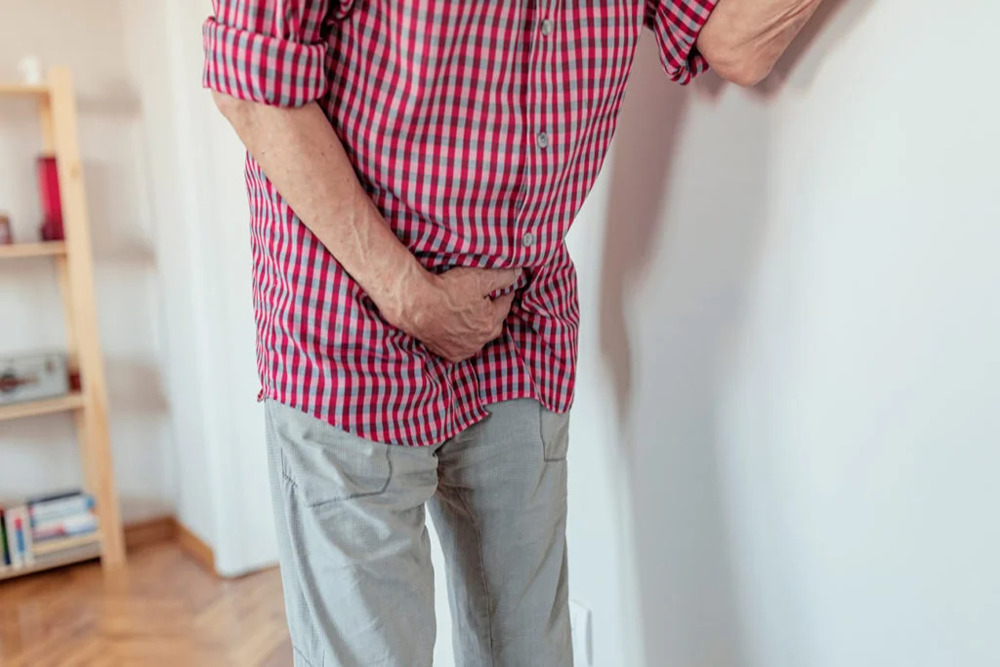 Can a urinary tract infection cause urinary incontinence?